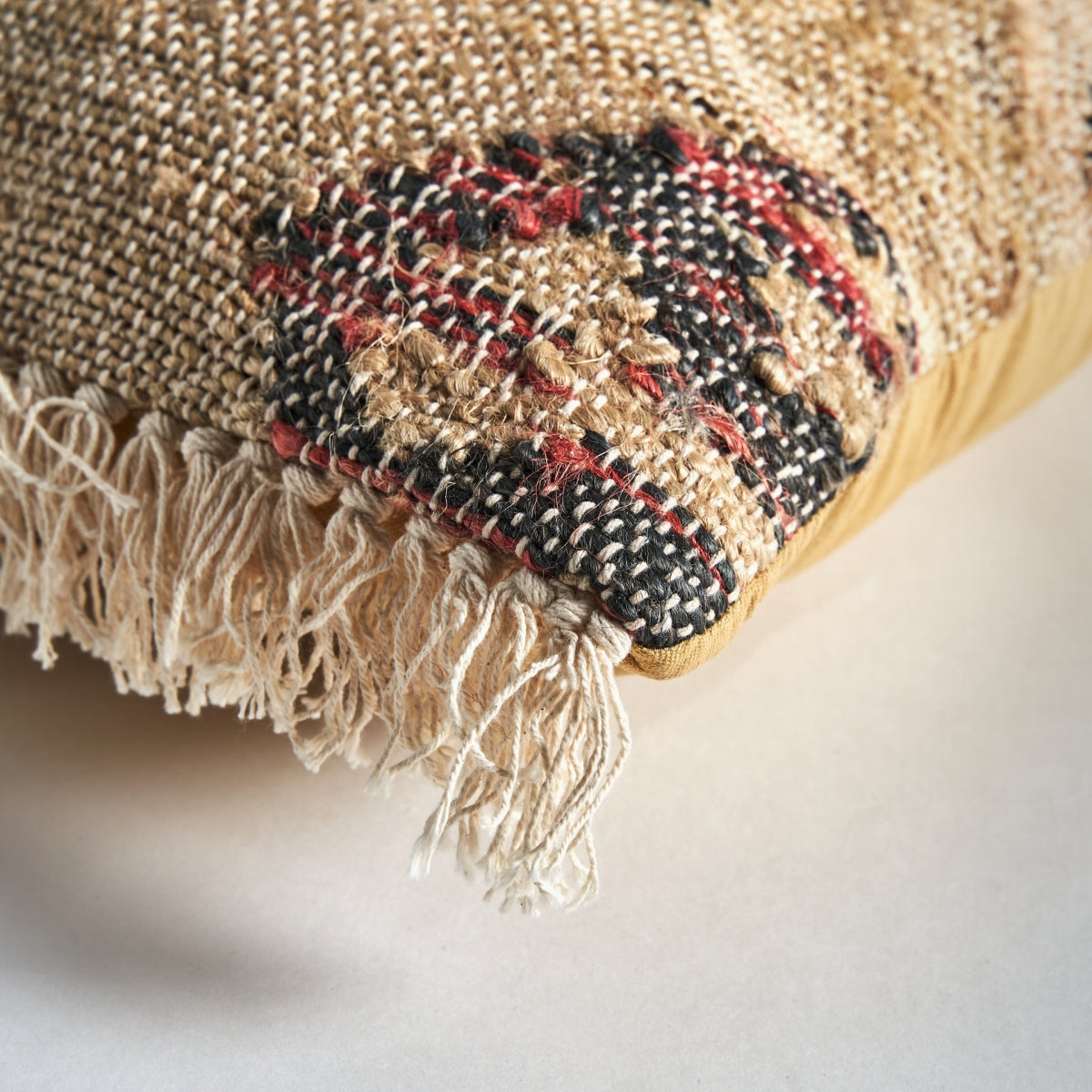 Almofada Keith - Castanho Kilim - 60 x 60 cm
